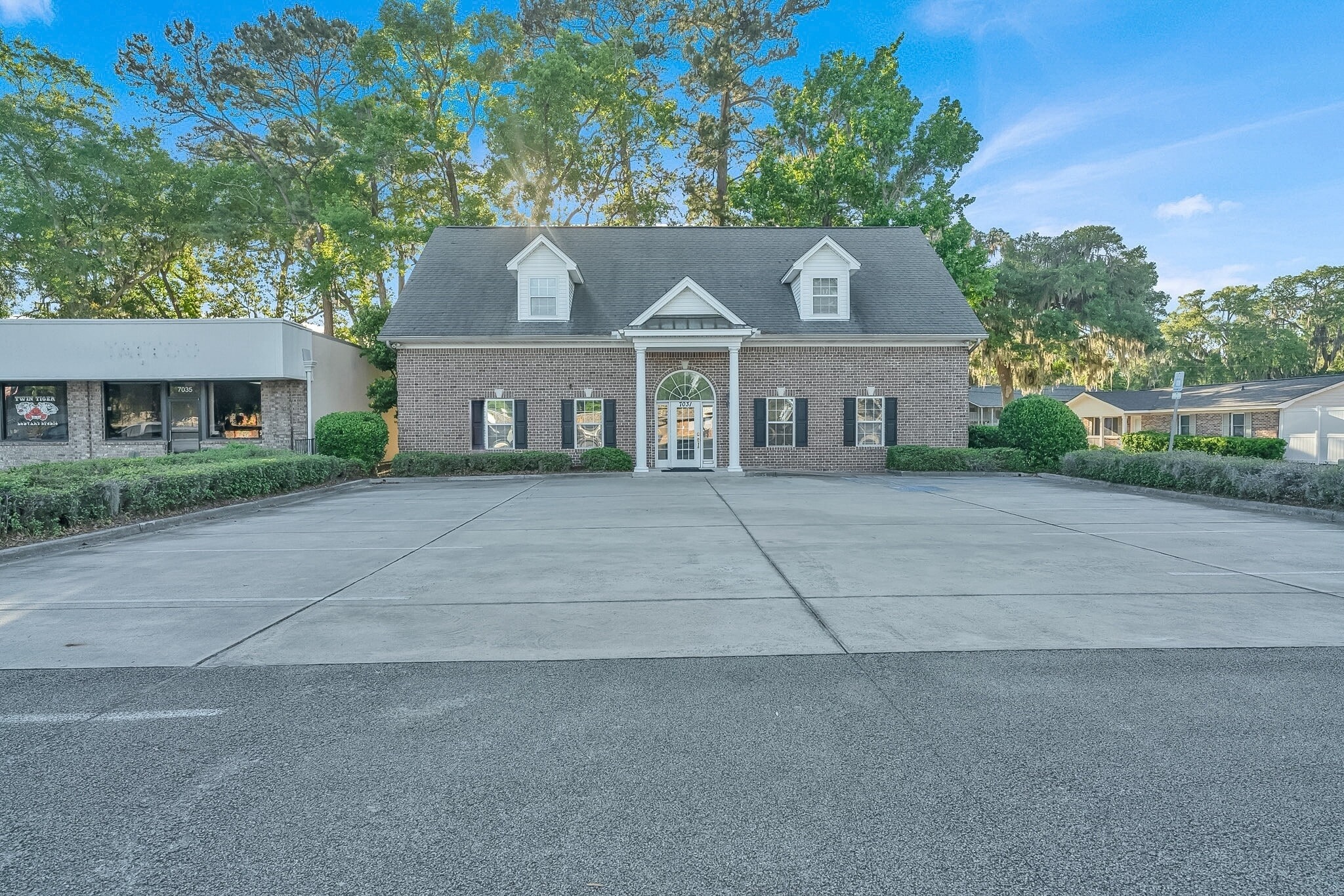 7031 Hodgson Memorial Dr, Savannah, GA for lease Primary Photo- Image 1 of 4