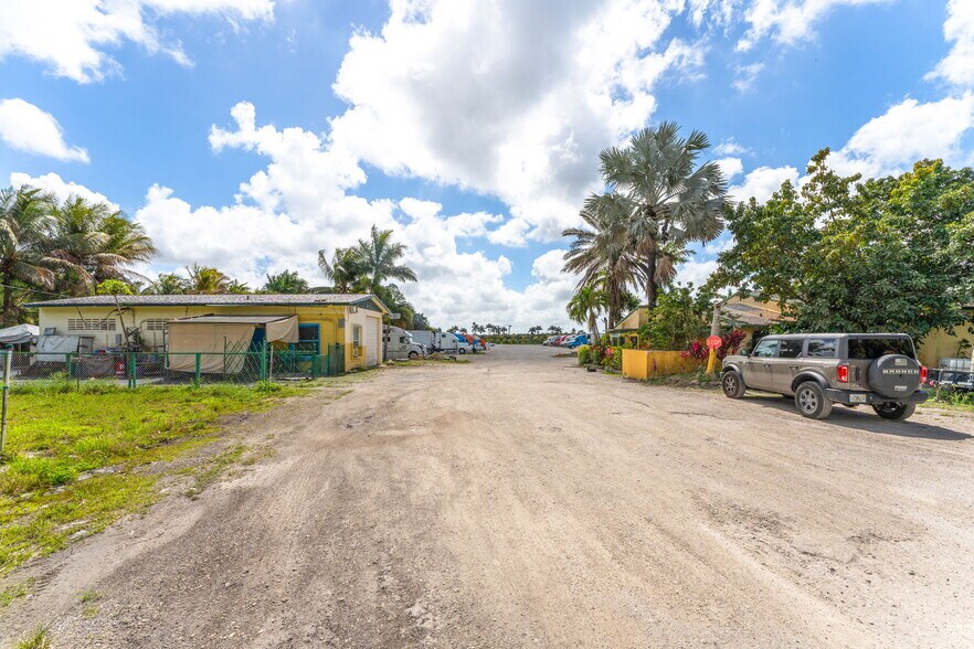 15100 SW 200th St, Miami, FL à vendre - Photo du bâtiment - Image 2 de 28