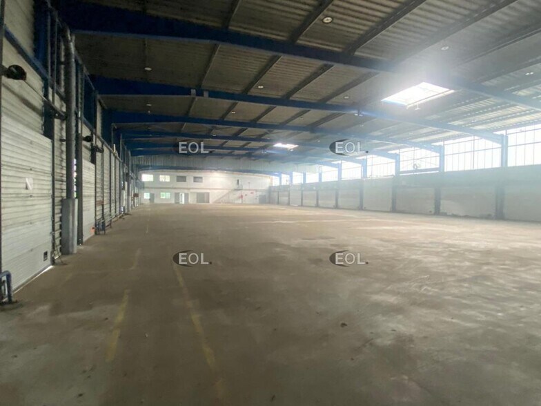 Industrial in Ferrières-en-Brie for lease - Interior Photo - Image 3 of 13