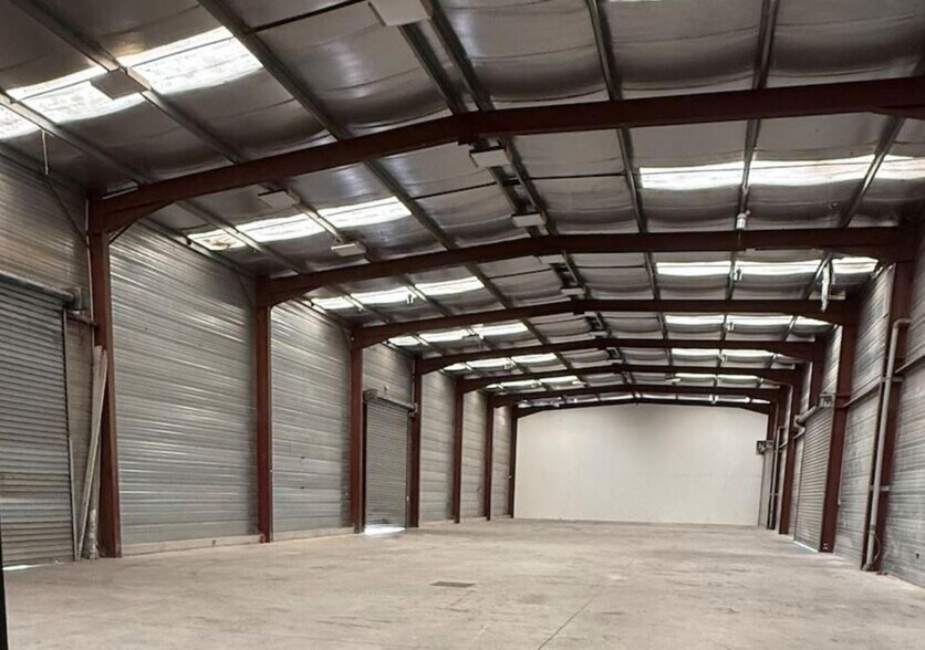 Industrial in Bègles for lease - Interior Photo - Image 2 of 6