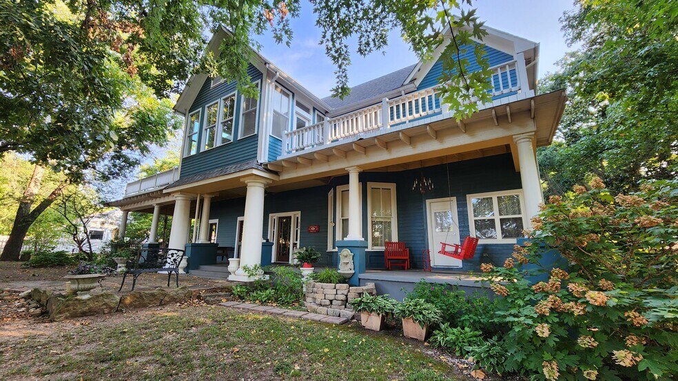 224 W Chickasaw St, Tahlequah, OK à vendre - Photo du bâtiment - Image 1 de 150