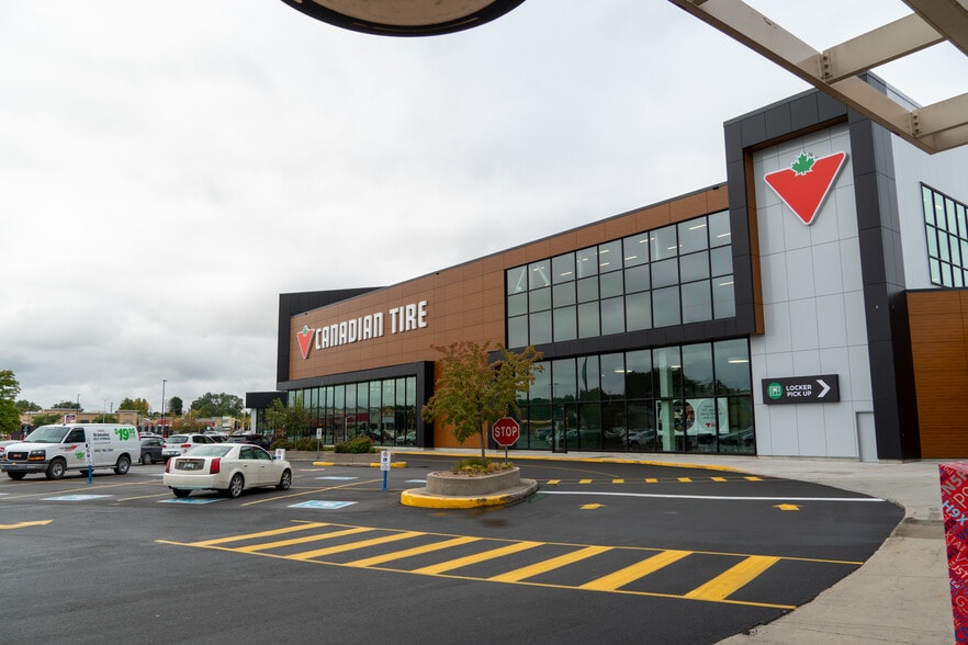 2121 Carling Ave, Ottawa, ON for sale - Building Photo - Image 1 of 1
