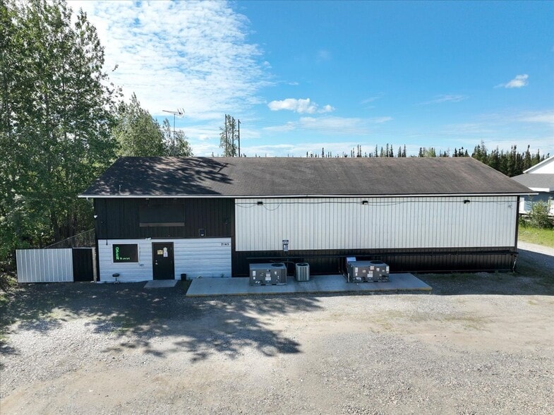 2145 Richardson Hwy, North Pole, AK for sale - Primary Photo - Image 1 of 24