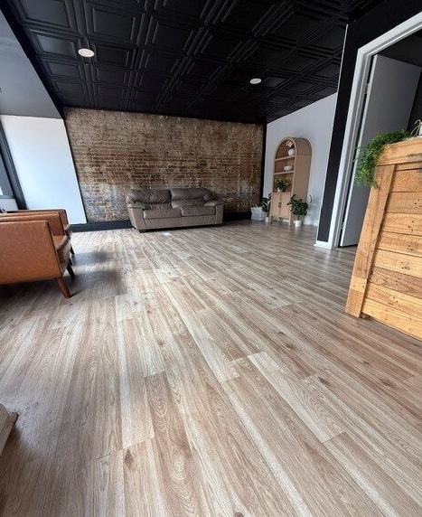 202 S 3rd St, Watertown, WI for sale - Interior Photo - Image 3 of 17
