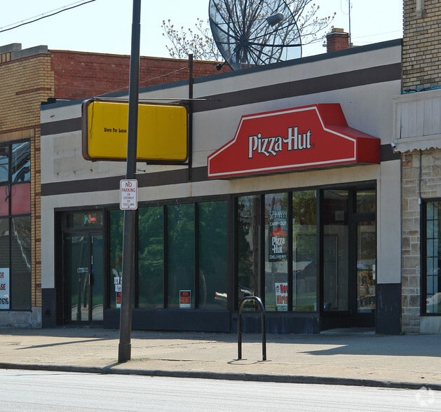 10613 Lorain Ave, Cleveland, OH à vendre - Photo du bâtiment - Image 2 de 3