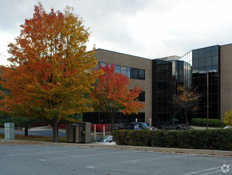 804 W Diamond Ave, Gaithersburg, MD à louer - Photo du bâtiment - Image 3 de 15