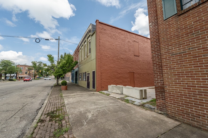 24112 E 2nd St, Wellston, OH à vendre - Photo du bâtiment - Image 3 de 24