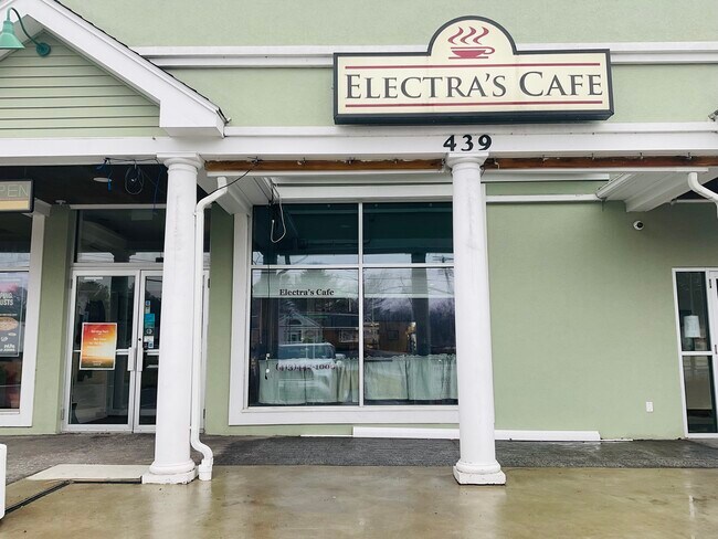 Plus de détails pour 439 Pittsfield Rd, Lenox, MA - Commerce de détail à vendre