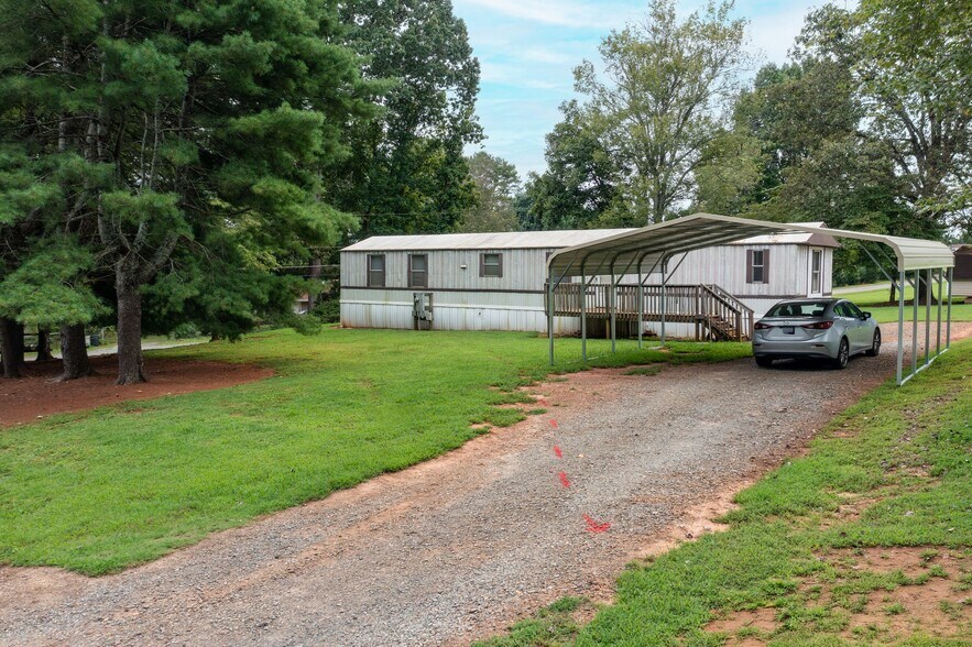 7410 Olin Rd, Pfafftown, NC à vendre - Photo principale - Image 1 de 1