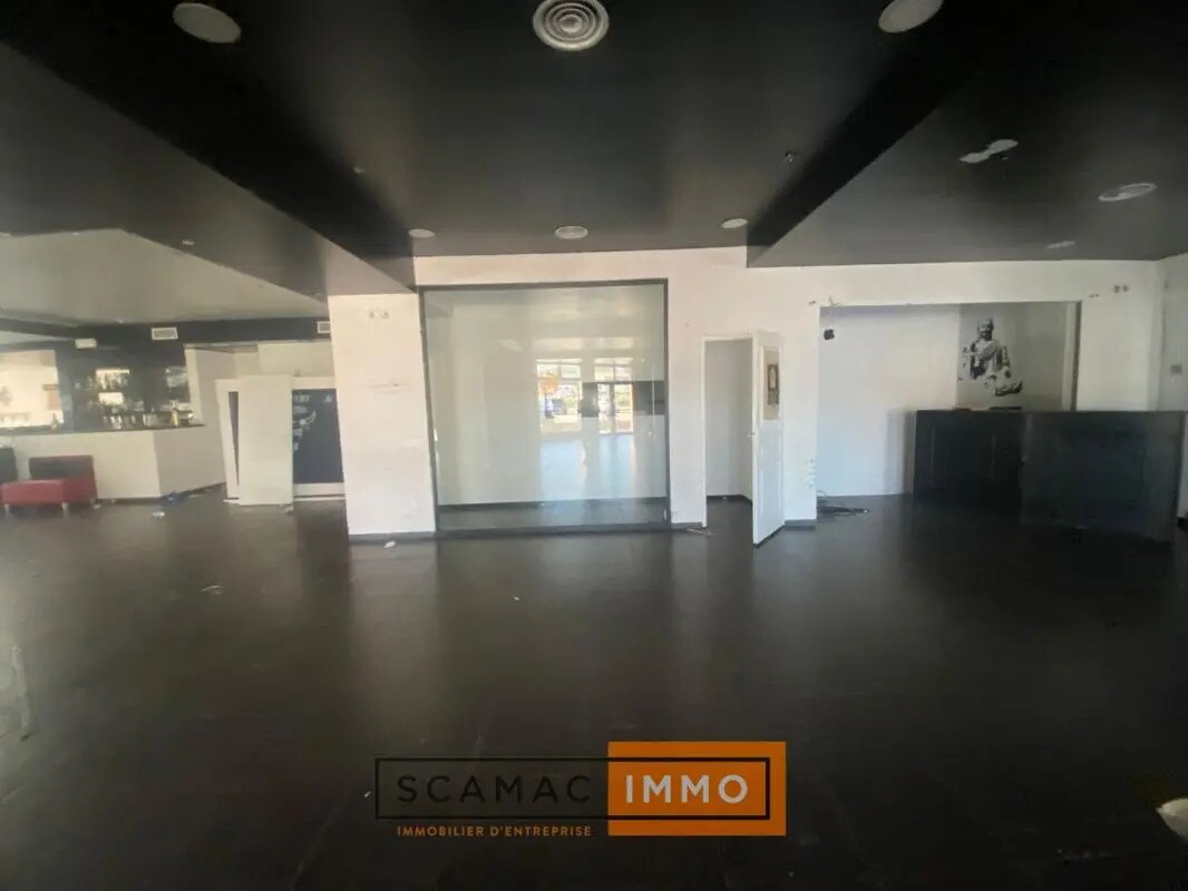 Retail in Aix-en-Provence for lease Building Photo- Image 1 of 6