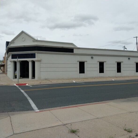 1701 1st Ave, Scottsbluff, NE à vendre - Photo du bâtiment - Image 2 de 3