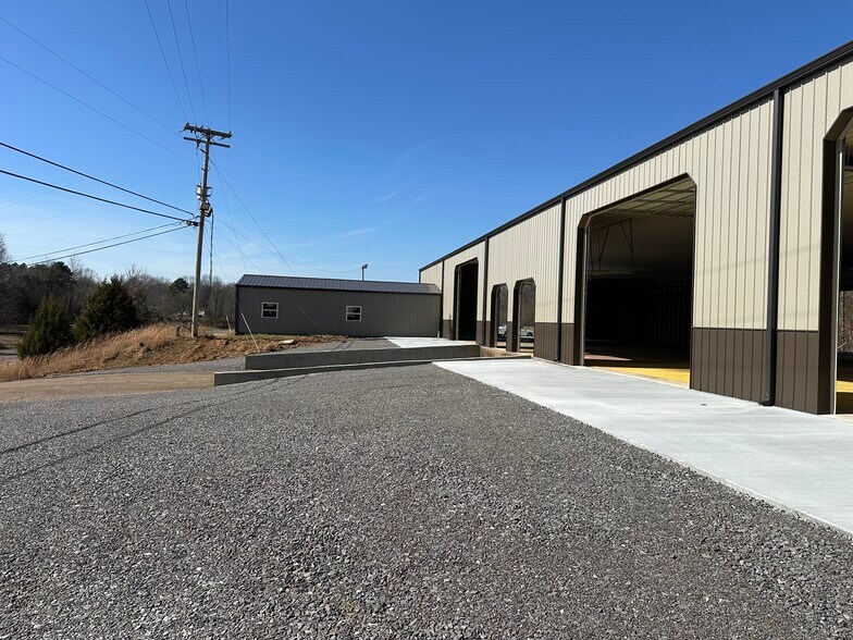 77 Meadows Rd, Henry, TN à louer - Photo du bâtiment - Image 3 de 9