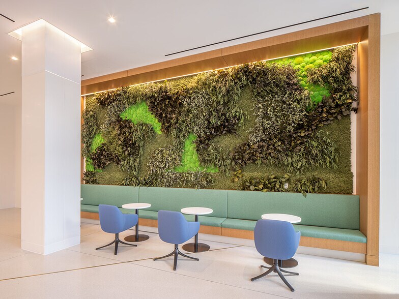 2461 S Clark St, Arlington, VA à louer - Hall d’entrée - Image 3 de 16