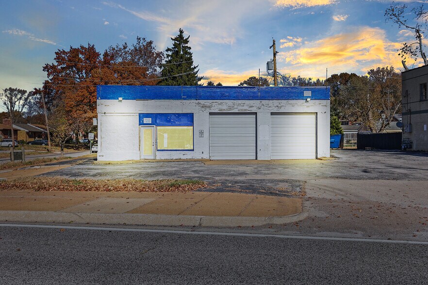 7255 Olive Blvd, Saint Louis, MO à vendre - Photo du bâtiment - Image 2 de 13