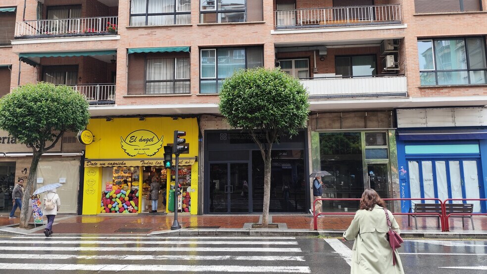 Commerce de détail dans Logroño, La Rioja à louer - Photo principale - Image 1 de 1