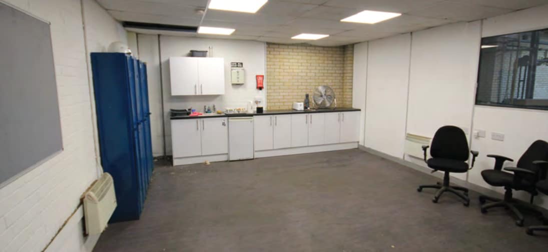 1-6 Courteney Rd, Gillingham for lease Interior Photo- Image 1 of 9