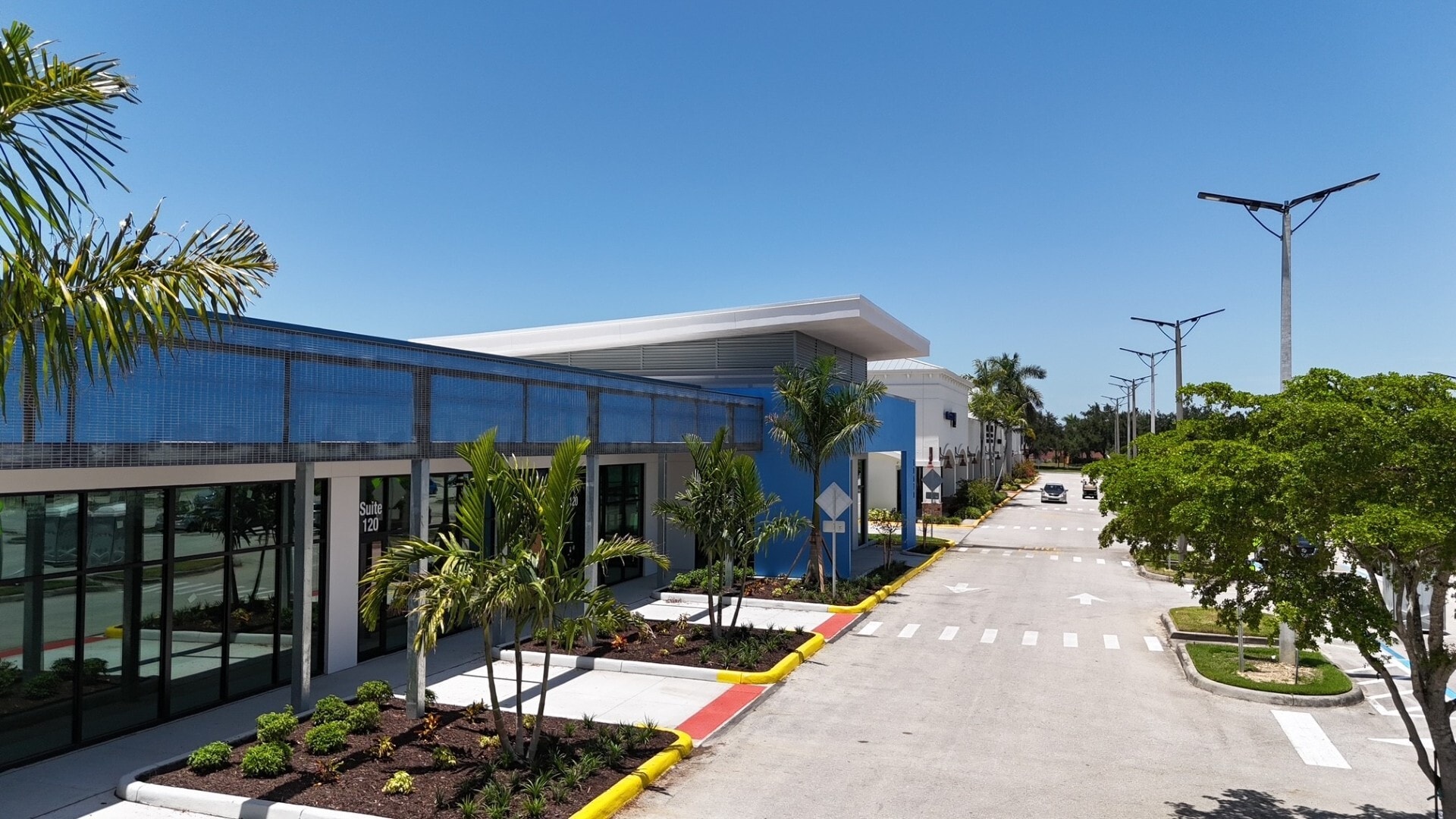 SEC Colonial Blvd & Treeline Ave, Fort Myers, FL for lease Building Photo- Image 1 of 7