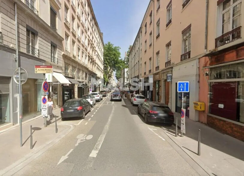 Commerce de détail dans Lyon à louer - Photo du bâtiment - Image 3 de 4