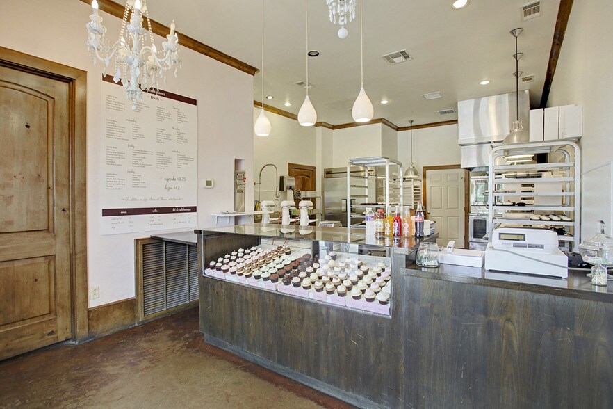 2343 University Blvd, Houston, TX à vendre - Photo du bâtiment - Image 2 de 6