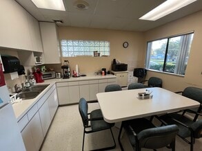 4224 N Tampania Ave, Tampa, FL for sale Interior Photo- Image 1 of 7