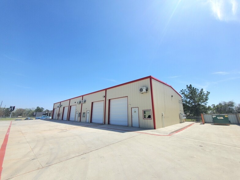 1730 Cargill, Willis, TX à louer - Photo du bâtiment - Image 2 de 32