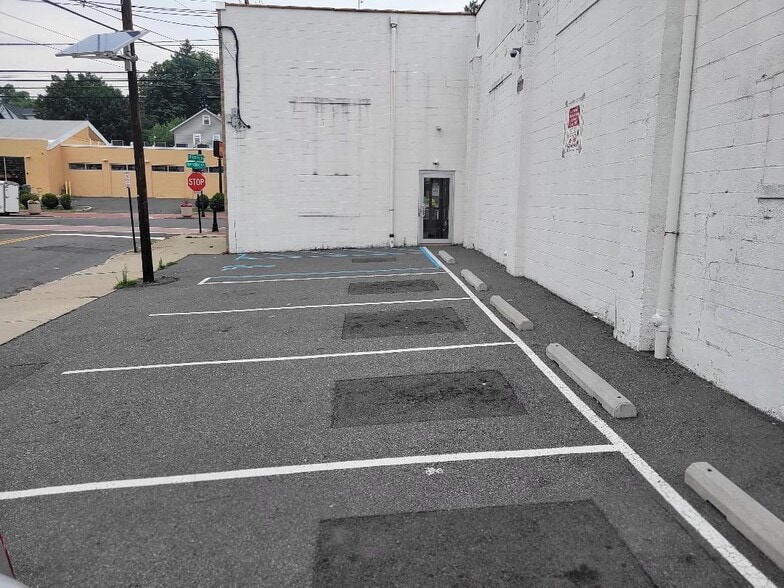 1747 Springfield Ave, Maplewood, NJ à louer - Photo du bâtiment - Image 2 de 20