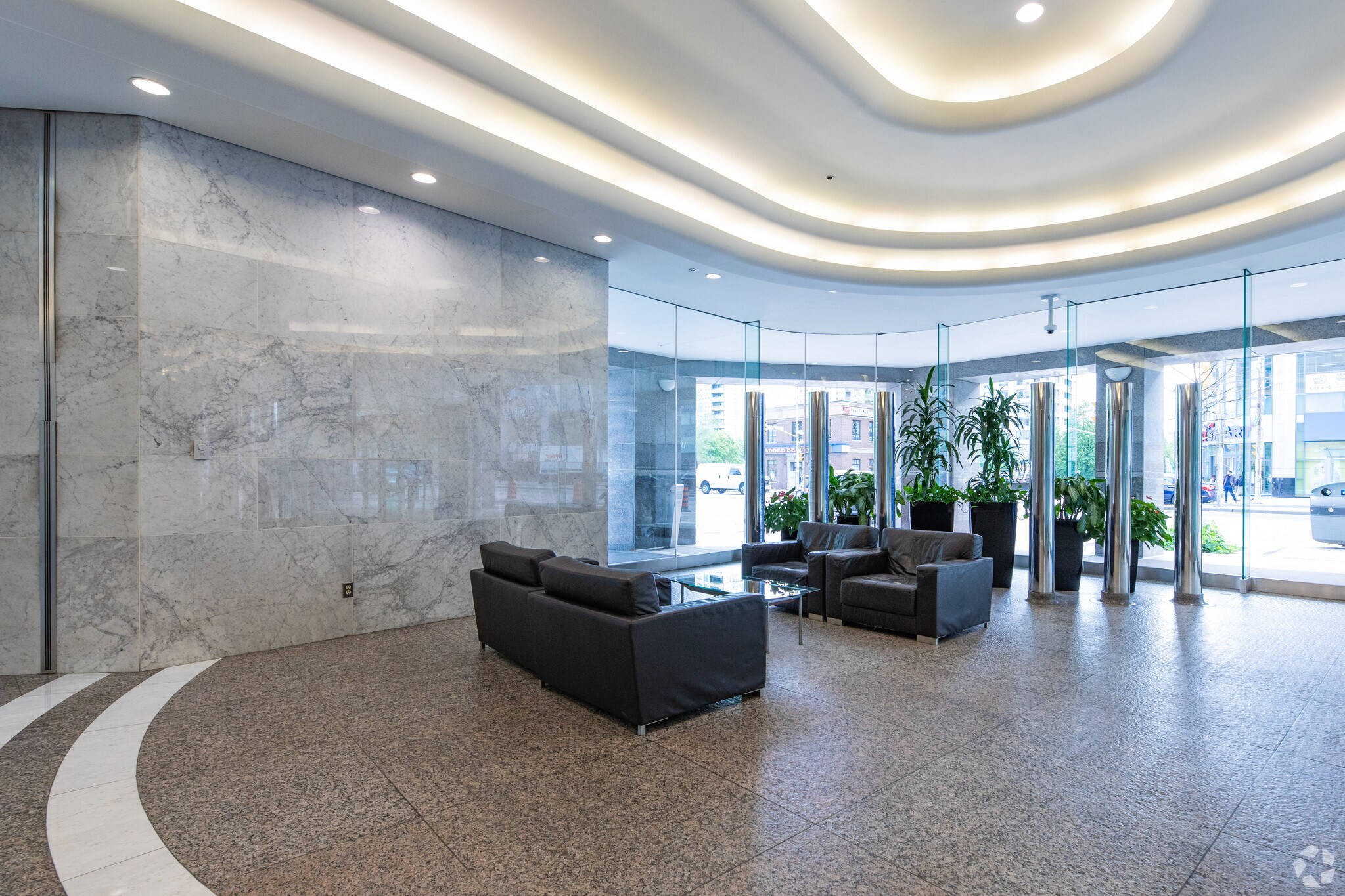 5150-5160 Yonge St, Toronto, ON à louer Photo du bâtiment- Image 1 de 4