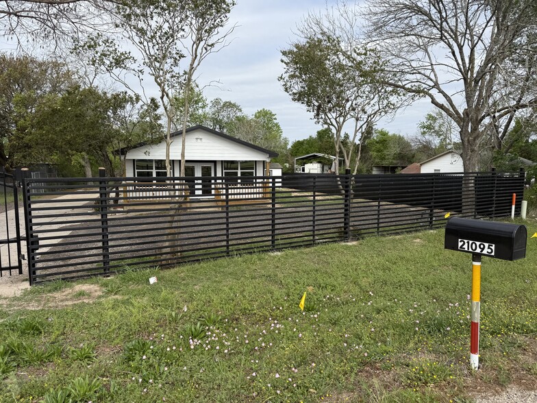 21095 FM 362 Rd, Waller, TX for sale - Building Photo - Image 3 of 47