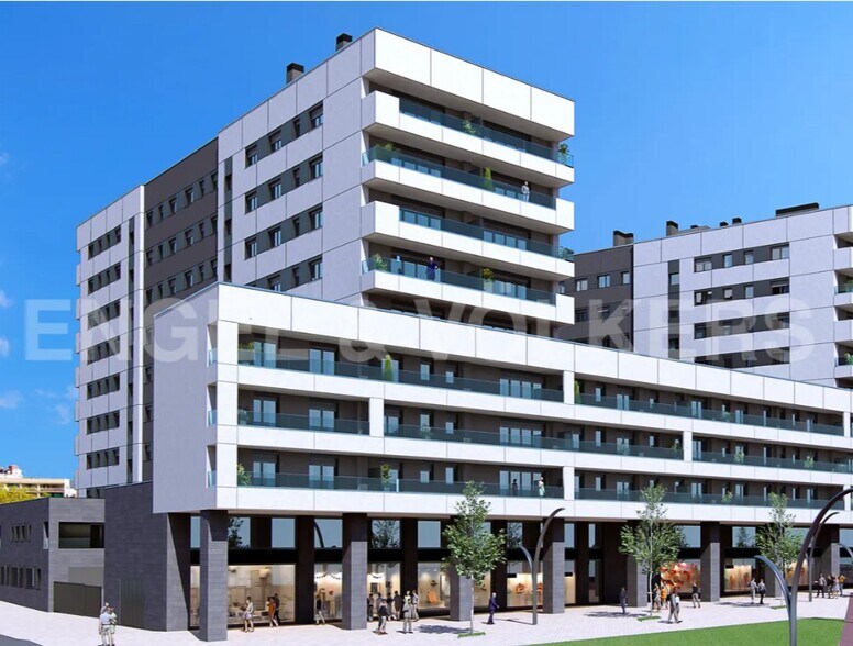 Immeuble residentiel dans Badalona, Barcelona à vendre - Photo du bâtiment - Image 2 de 2