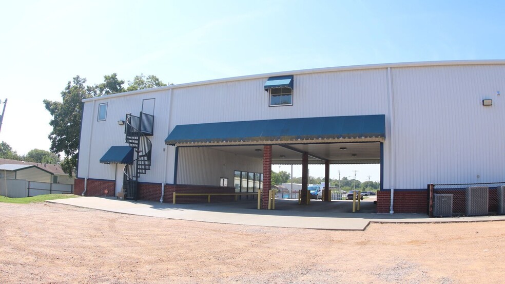 213 E Main St, Calera, OK for lease - Building Photo - Image 2 of 9