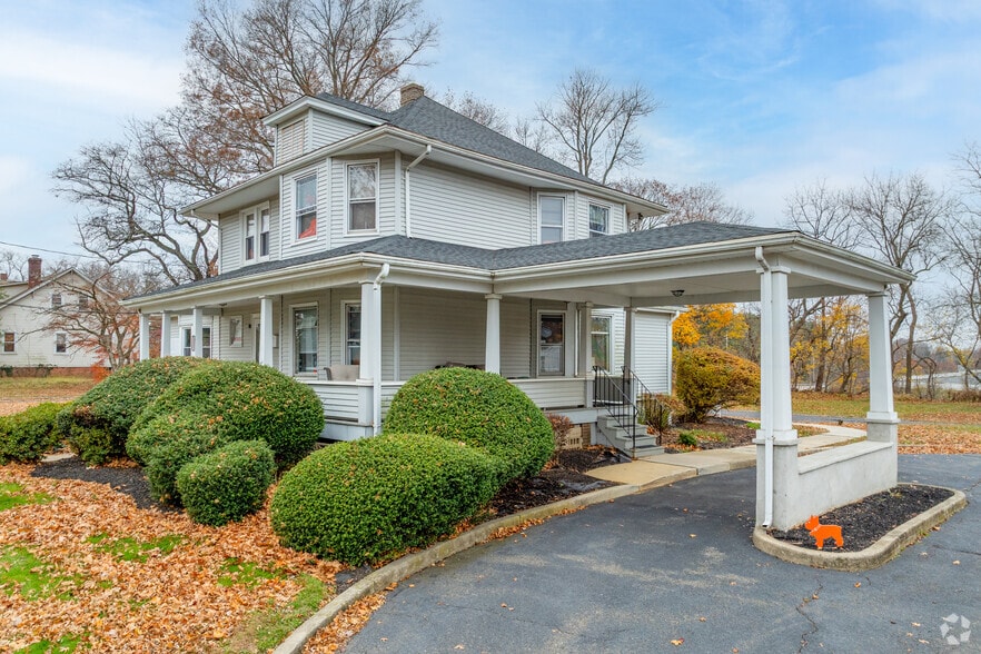 149 W Main St, Freehold, NJ à louer - Photo du bâtiment - Image 1 de 20