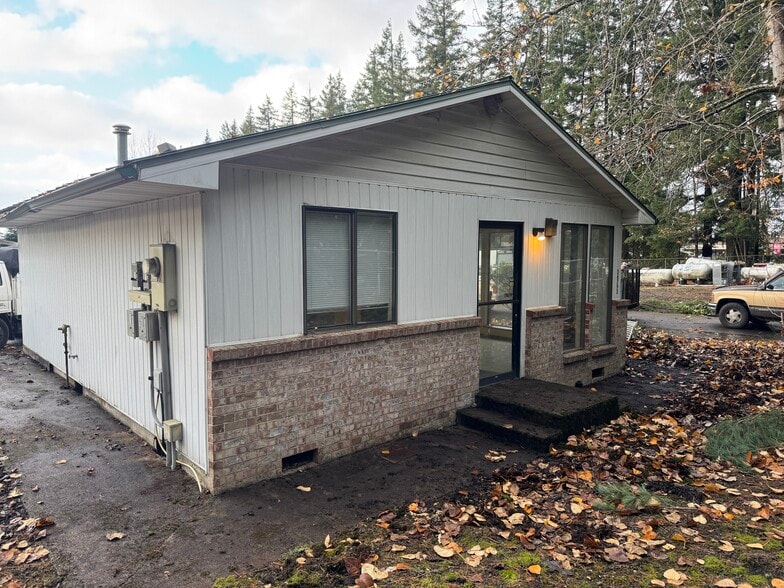 36795 Industrial Way, Sandy, OR for lease - Building Photo - Image 2 of 12