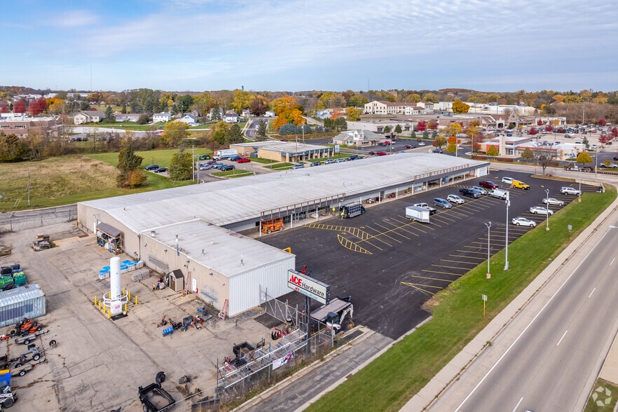 401 Bernard St, Watertown, WI for lease - Aerial - Image 2 of 4