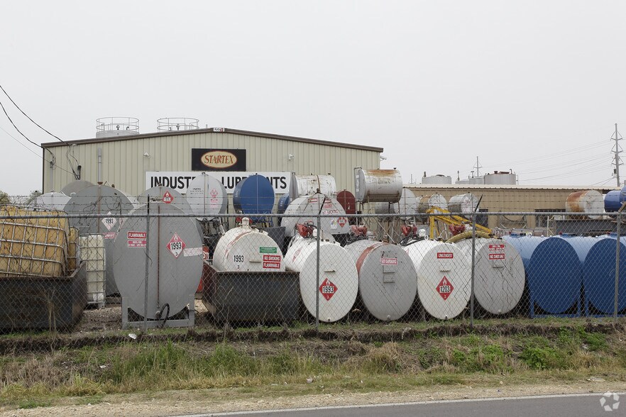 5416 Leopard St, Corpus Christi, TX à vendre - Photo du bâtiment - Image 2 de 2