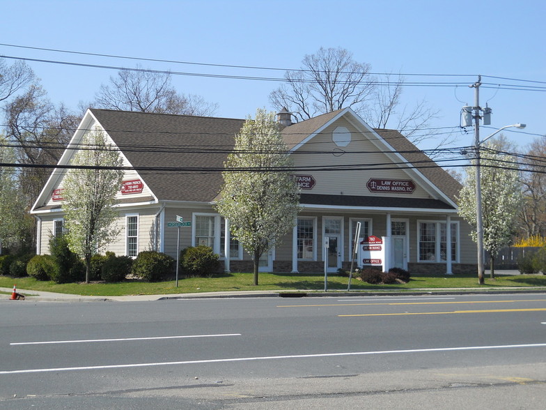 760 Horseblock Rd, Farmingville, NY à vendre - Photo du bâtiment - Image 1 de 1