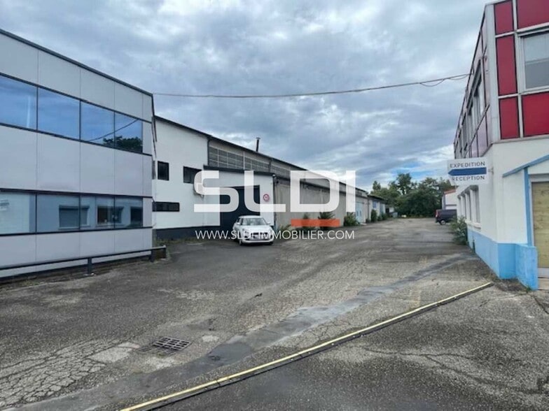 454 Chemin Du Champ De Lière, Rillieux-la-Pape for sale - Building Photo - Image 2 of 7