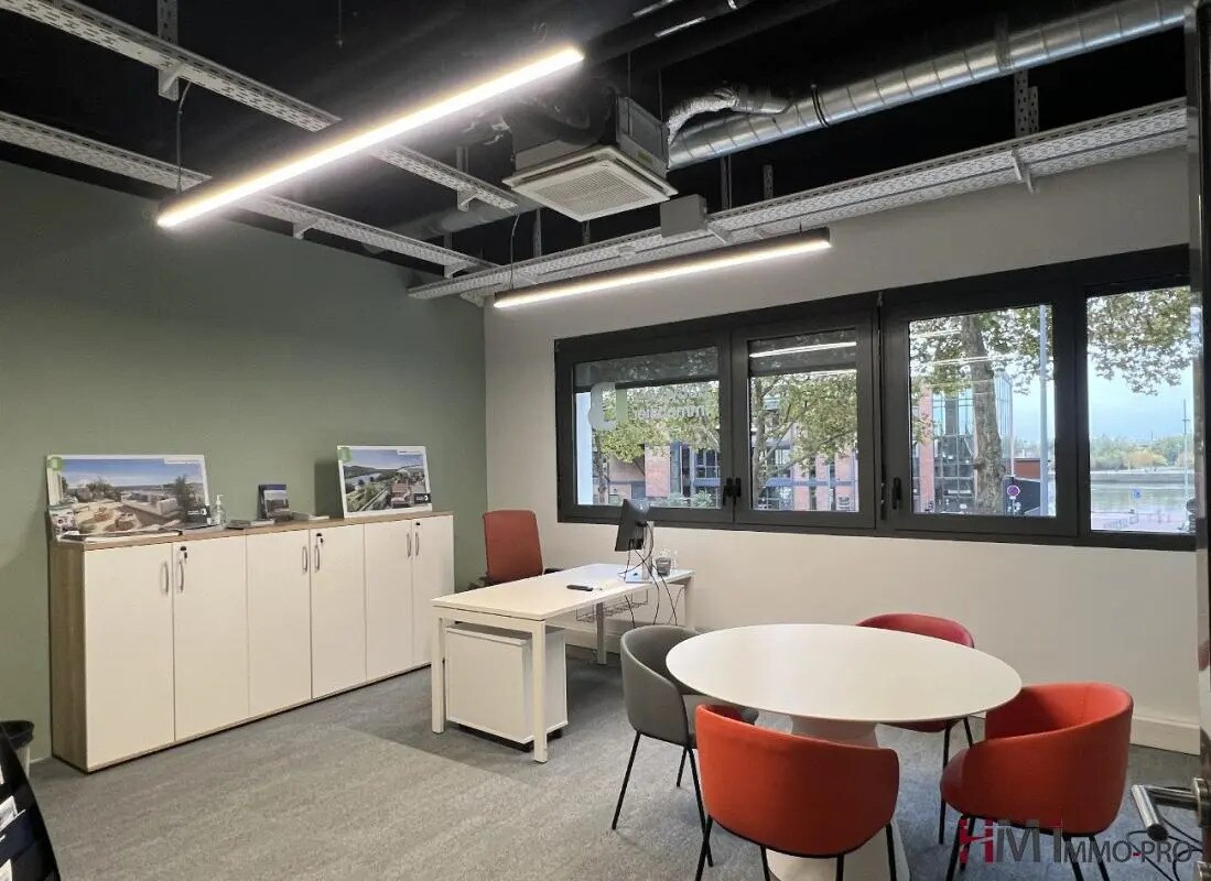 Bureau dans Rouen à louer Photo intérieure- Image 1 de 11