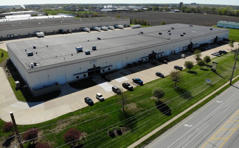 101 Mercury Dr, Champaign, IL à louer - Photo du bâtiment - Image 2 de 5