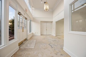 100 E New York Ave, Deland, FL for lease Interior Photo- Image 1 of 18