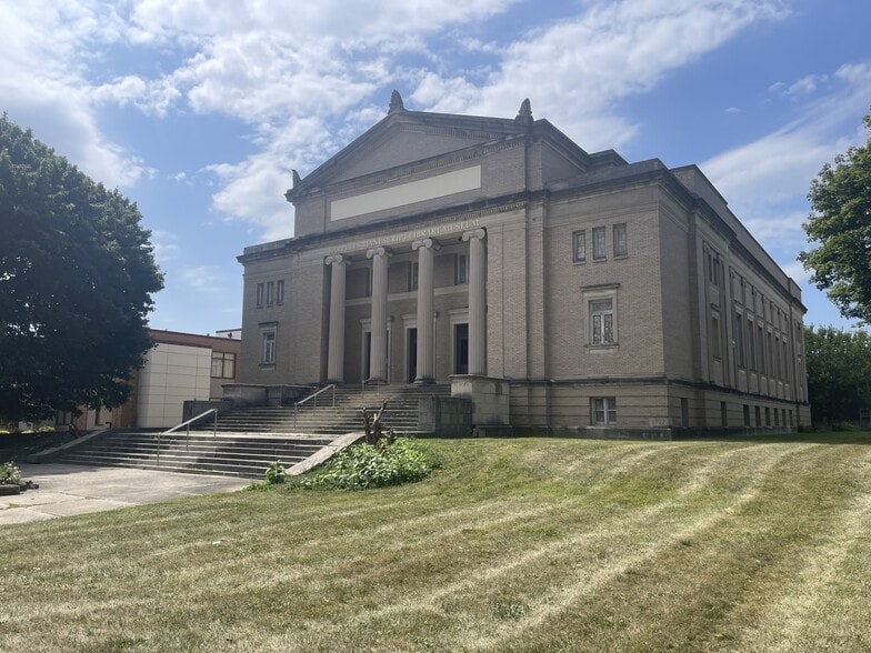 2410 Fairfield Ave, Fort Wayne, IN for sale - Building Photo - Image 3 of 31