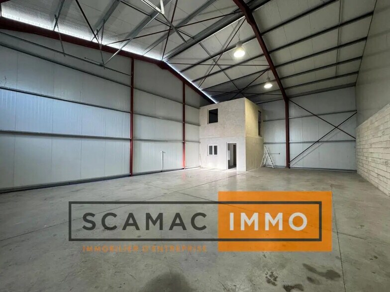 Office in Sorgues for lease - Interior Photo - Image 1 of 7