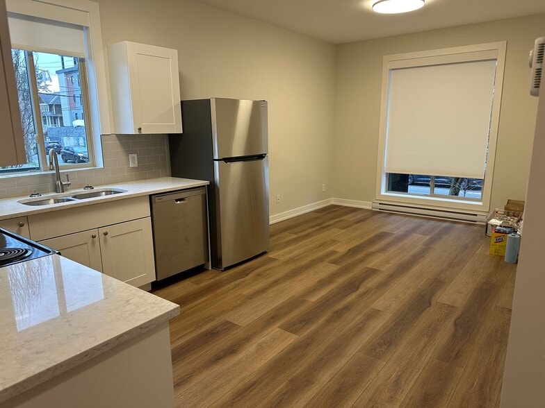 2645 Peatt Rd, Langford, BC à vendre - Photo intérieure - Image 1 de 19