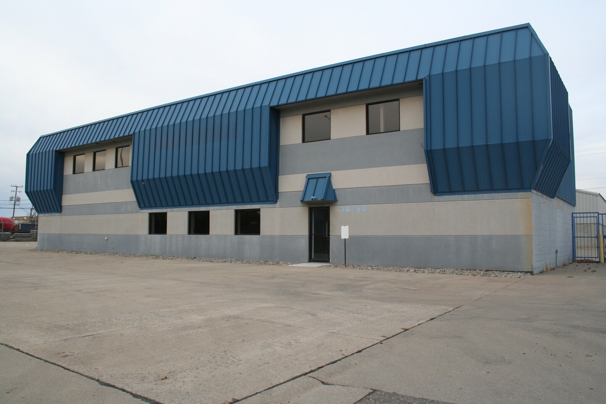 38750-38862 Ford Rd, Westland, MI à louer Photo du bâtiment- Image 1 de 6