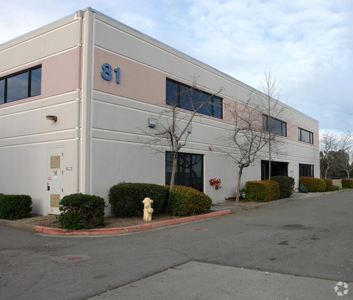 81 Digital Dr, Novato, CA à louer - Photo du bâtiment - Image 2 de 2