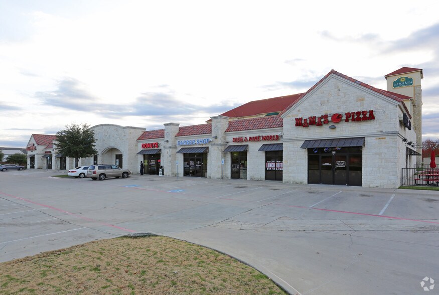 26 E Debbie Ln, Mansfield, TX à louer - Photo du bâtiment - Image 2 de 4