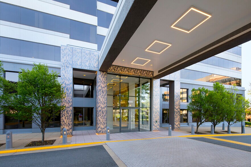 1900 Gallows Rd, Vienna, VA à louer - Photo du bâtiment - Image 2 de 10