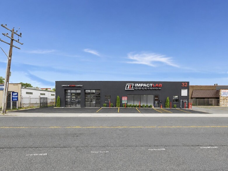 32 Allen Blvd, Farmingdale, NY for sale - Building Photo - Image 2 of 14