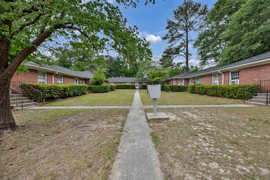 768 Augusta St, West Columbia, SC à vendre - Photo du bâtiment - Image 1 de 8