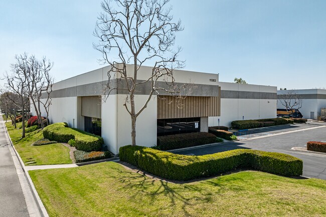 Plus de détails pour 11383 Newport Dr, Rancho Cucamonga, CA - Industriel à louer