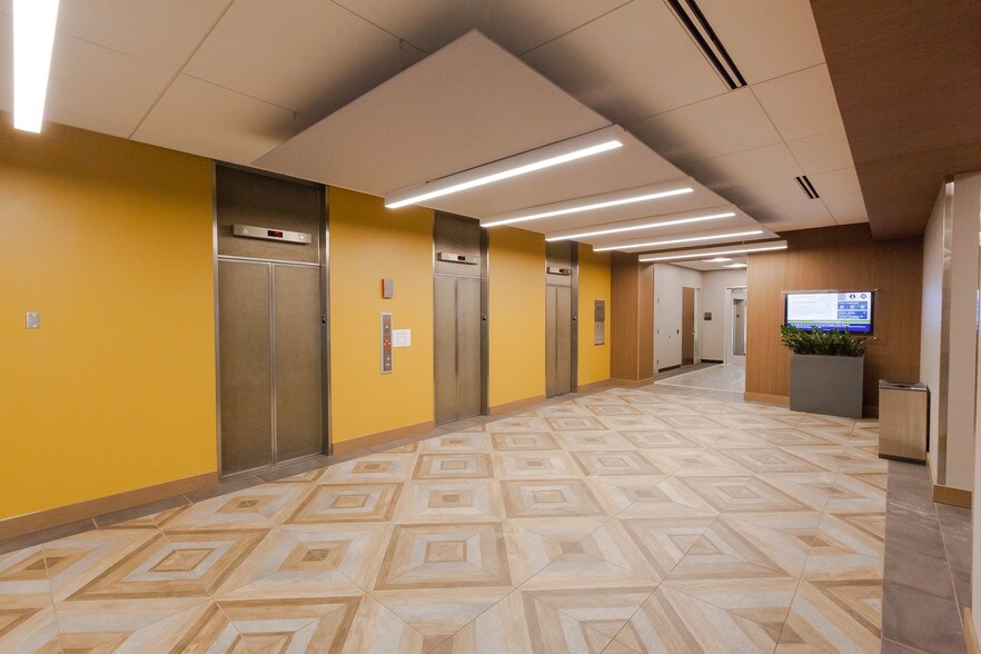 1919 W University Ave, Saint Paul, MN for lease - Interior Photo - Image 2 of 8